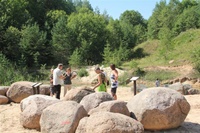 Akmens izziņas taka Ķoņu kalnā